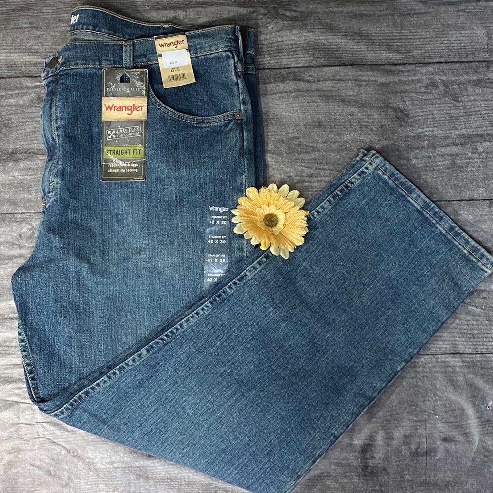 NWT Men’s Wrangler Straight Fit Jeans [8007]